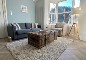 ‘Sandy Bottom’ - Apartment by the sea